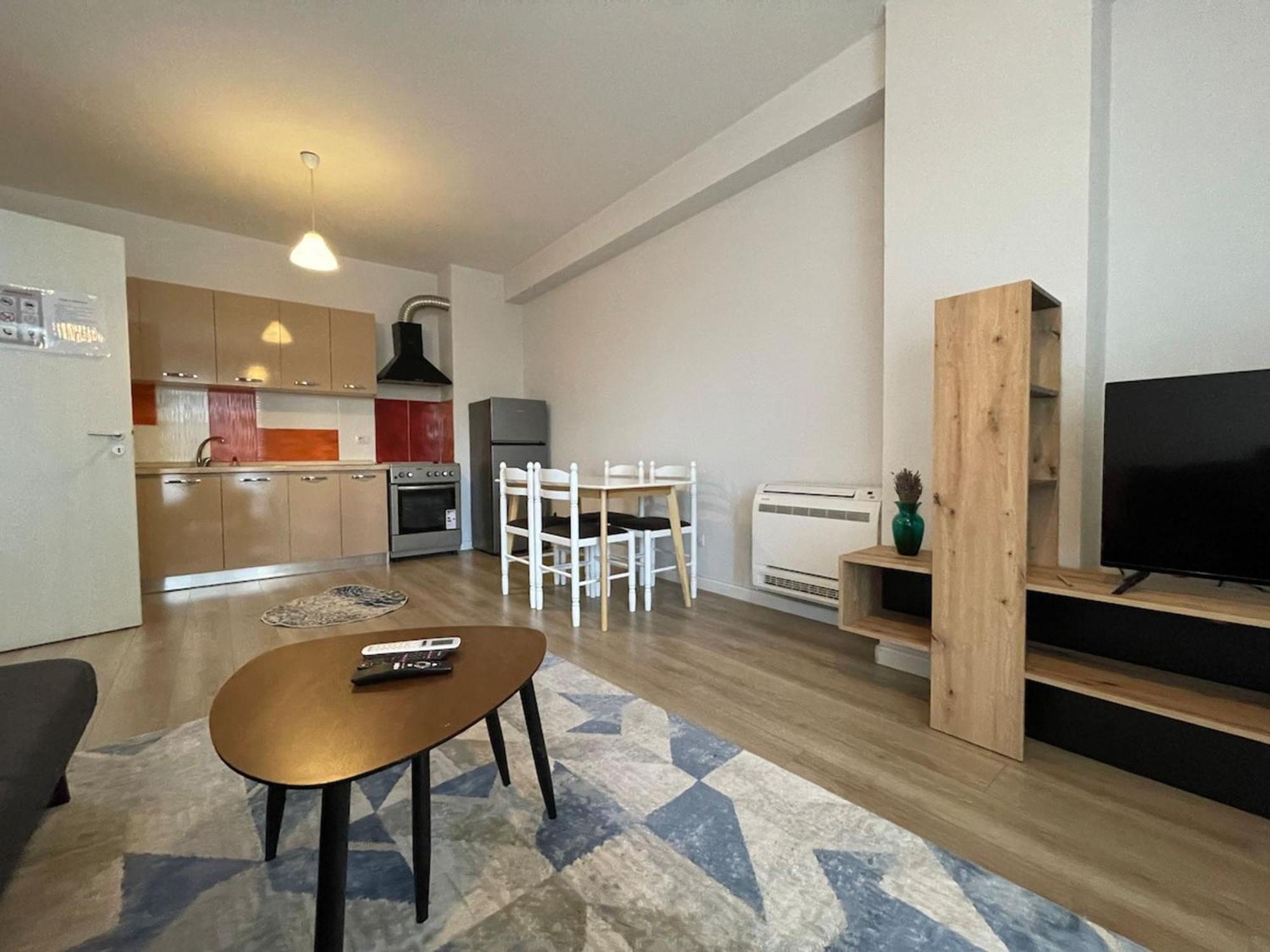 Bonbon 1 - Quiet 1 Bedroom Tiranë