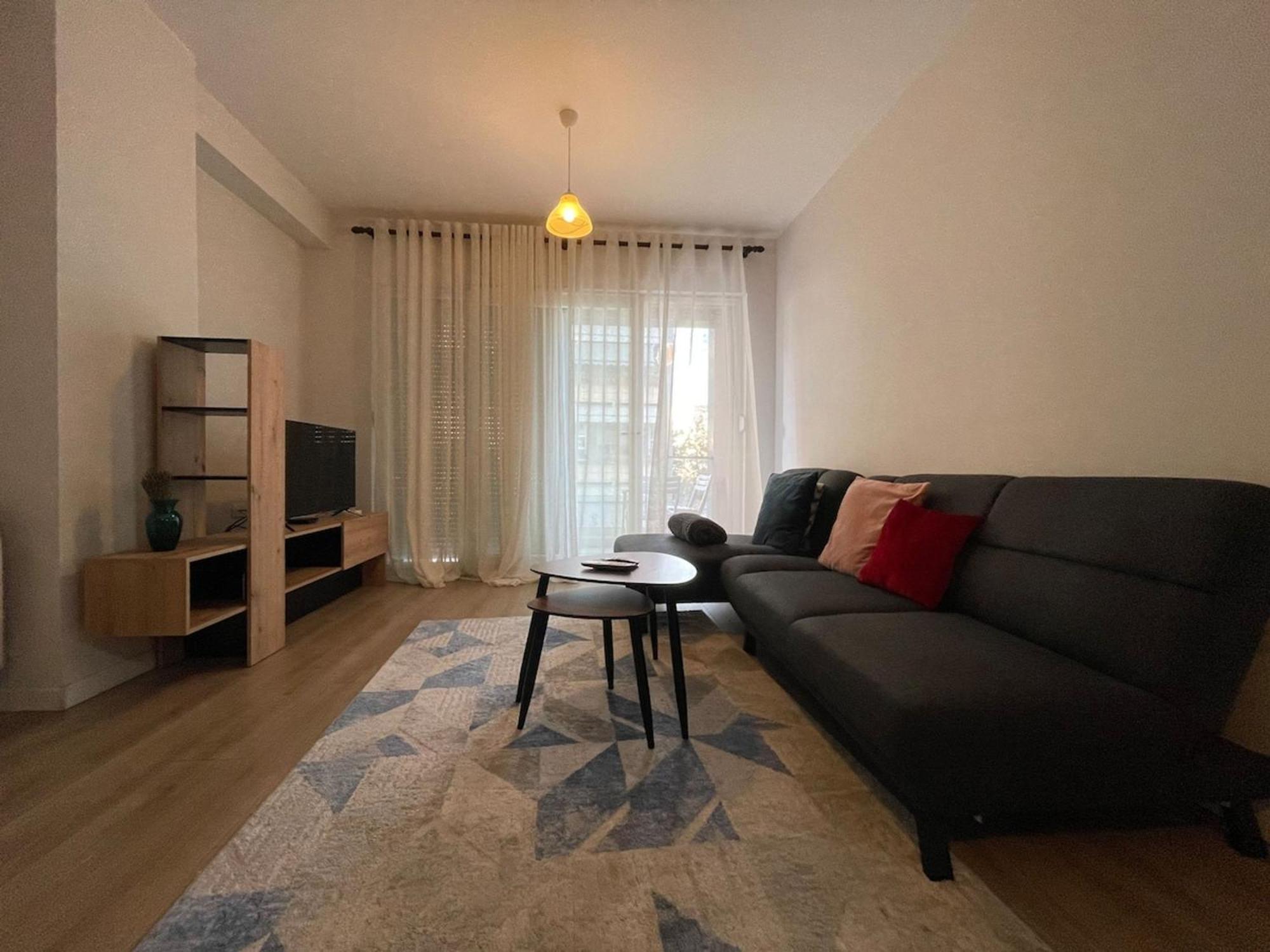 Bonbon 1 - Quiet 1 Bedroom Tiranë